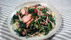 ざくぎりベーコンとしめじとほうれん草のペペロンチーノ g-cookin20161125