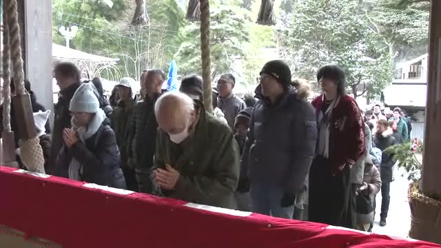 「みんなが元気でいられるように」幸せな1年願い初詣で神社にぎわう　秋田市